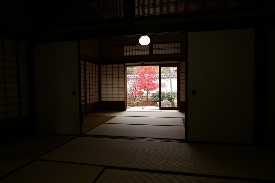 社寺の静寂を味わう午前 写真2