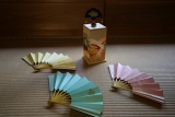 日本伝統遊戯「投扇興体験」と「京扇子のおはなし」そして「扇子」を手作りしましょ！　サムネイル写真1